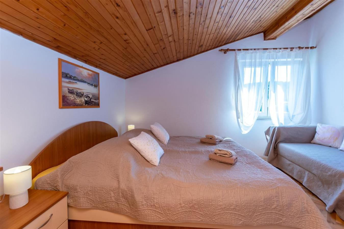 Apartment Dragan I Slavica Лопар Экстерьер фото